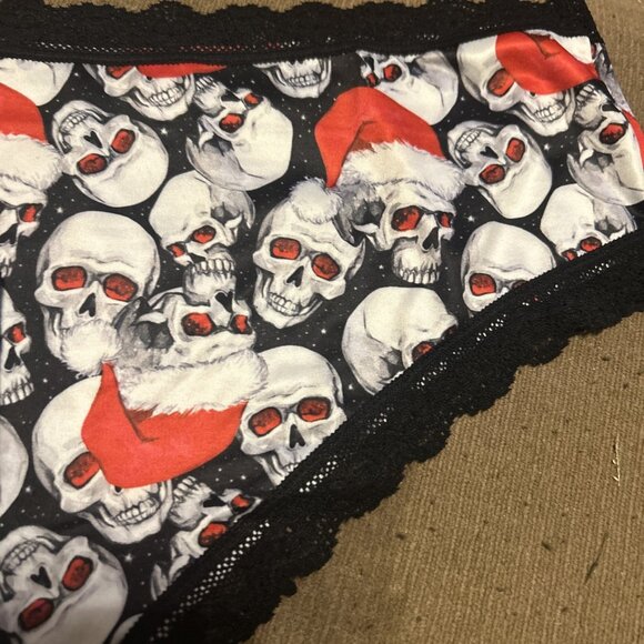 Morvia 3pk lace trim Skater goth Emo panties 2X plus size skulls Santa Hats Mush - Picture 10 of 12